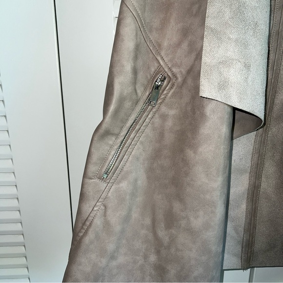 Philosophy Women’s Faux Leather Open Vest Buff Stone NWT - Picture 4 of 8